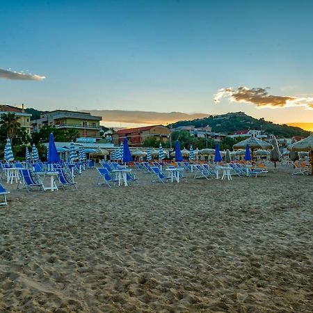 Hotel Miramare - Сільві-Марина Екстер'єр фото